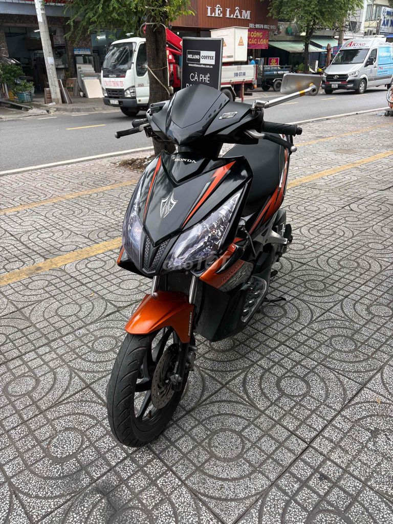 Honda Air Blade 2010 Черно-оранжевый