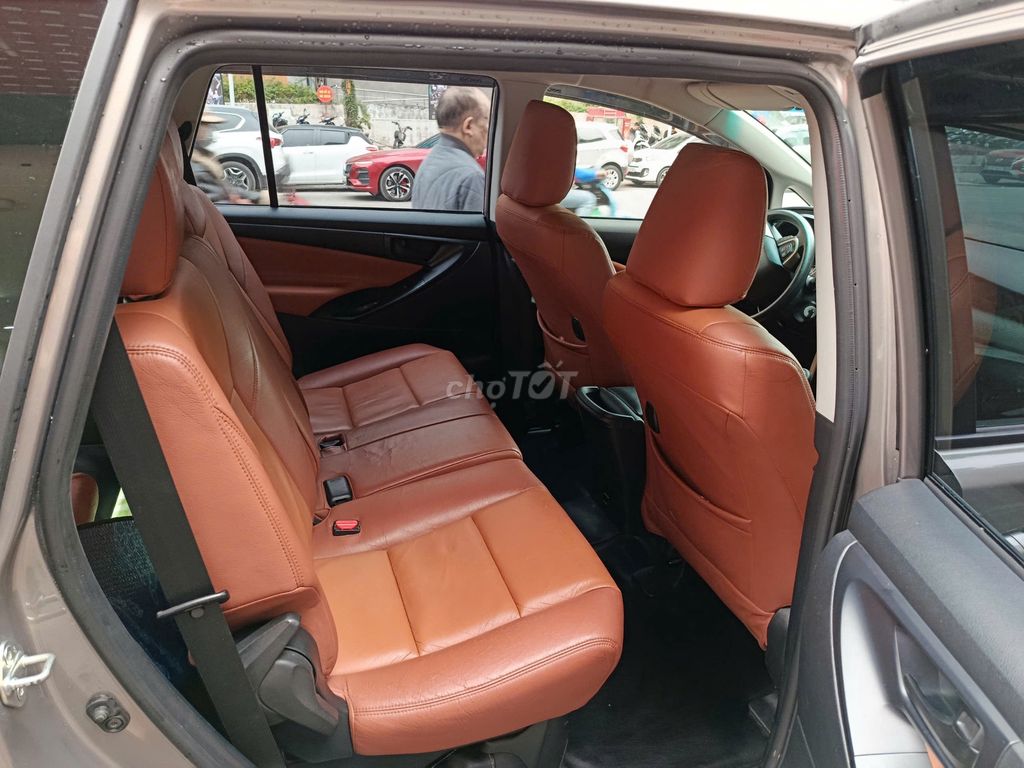 Toyota Innova 2016 2.0E - 29000 km. Mua bán Ô tô tại Quận Hai Bà Trưng Hà Nội được đăng bởi Trần Hùng hình 8