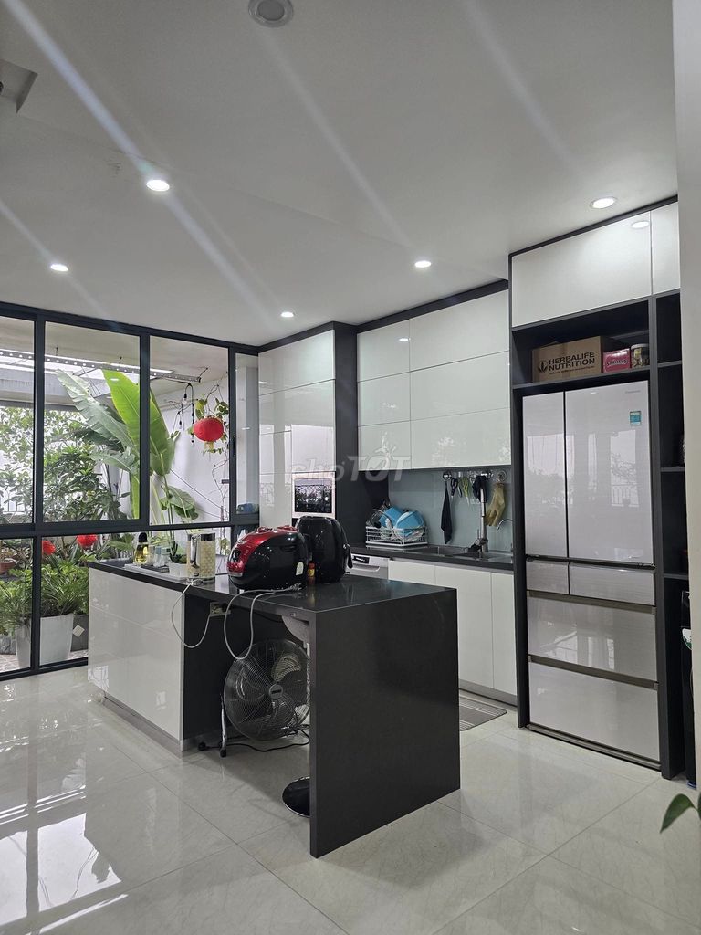 Tôi cần bán chung cư Goldsilk Complex 128m2, 3 ngủ, 2 vs nhỉnh 5 tỷ