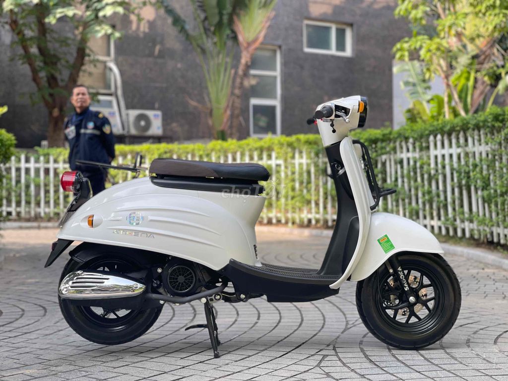 Athena 50cc 2023 Cổ điển Trắng. Mua bán Xe máy tại Quận Cầu Giấy Hà Nội được đăng bởi Anh Khoa hình 3