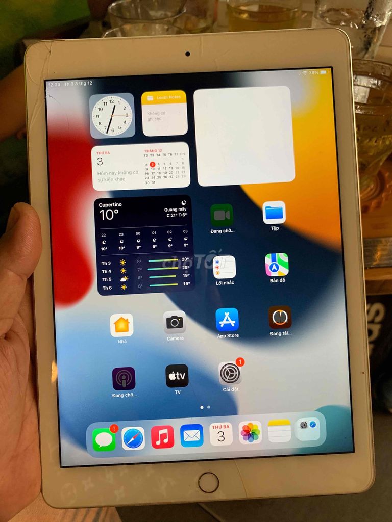 ipad air 2.  64G 4G wifi máy zin 100% vỏ đẹp màn