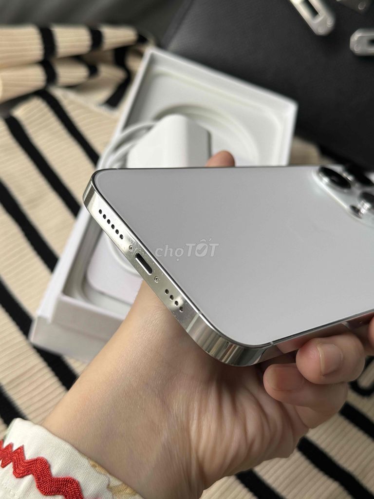 iphone 14 Pro 128gb màu trắng đẹp đang sử dụng tốt. Mua bán Điện thoại tại Quận 1 Tp Hồ Chí Minh được đăng bởi Đathi Lý hình 3