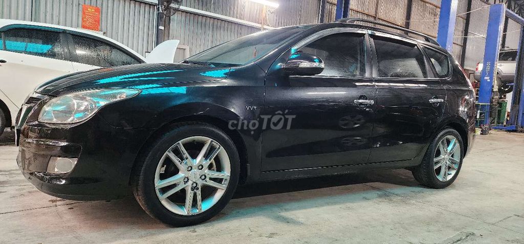 Hyundai i30 Đen 5 chỗ Số tự động. Mua bán Ô tô tại Quận Nam Từ Liêm Hà Nội được đăng bởi TIẾN DŨNG hình 1