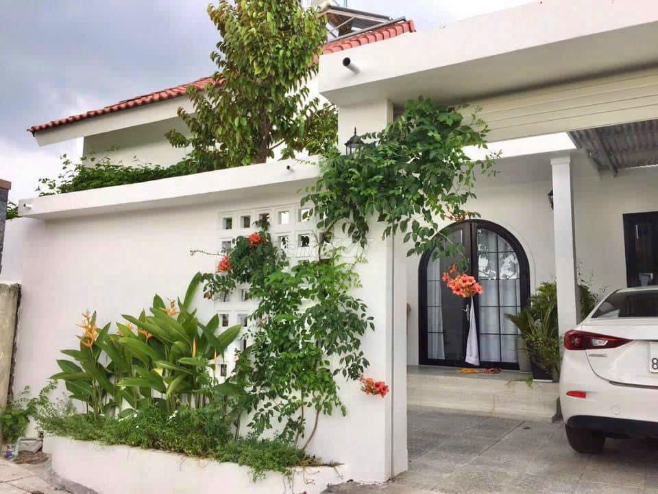 BÁN CĂN VILLA TRUNG TÂM TP TÂY NINH, 2 MẶT TIỀN, HIỆN ĐẠI, HẺM Ô TÔ.