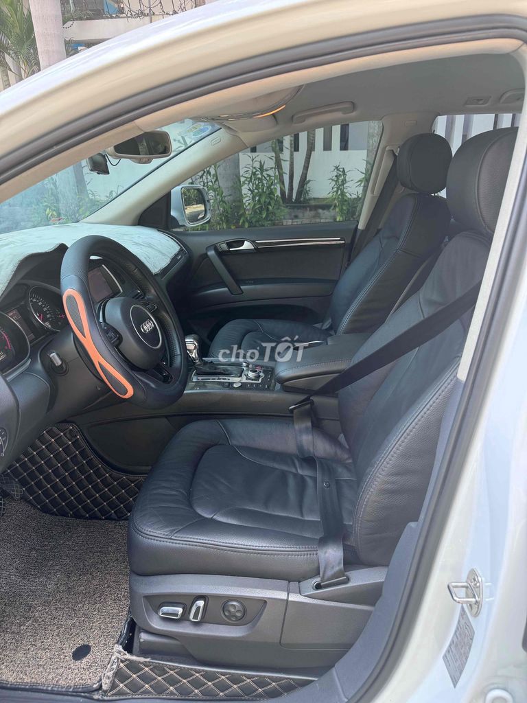Audi Q7 2012 photo 4