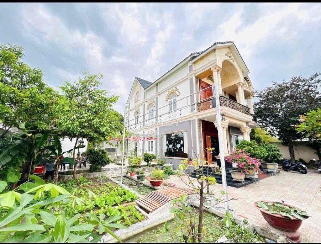 BÁN ĐẤT TẶNG CĂN NHÀ TRÊN ĐẤT GẤP GẤP A CHỦ KẸT TIỀN TIẾP TỤC GIẢM MẠN
