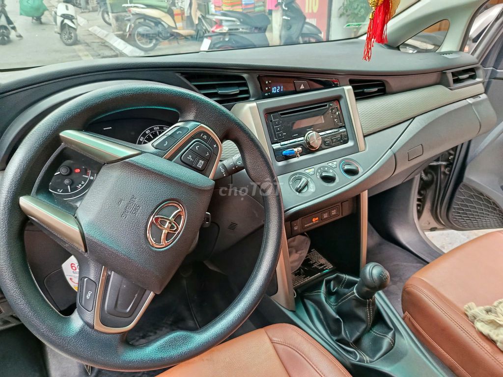 Toyota Innova 2016 2.0E - 29000 km. Mua bán Ô tô tại Quận Hai Bà Trưng Hà Nội được đăng bởi Trần Hùng hình 1
