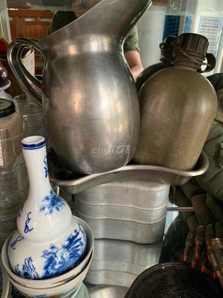 Bình đựng nước kim loại bạc. Mua bán Dụng cụ nhà bếp tại Thành phố Biên Hòa Đồng Nai được đăng bởi Long hoàng  hình 1