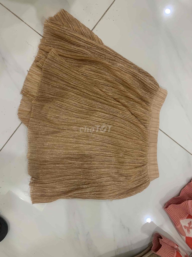 Quần áo bé gái 6-8 tuổi đã dùng. Mua bán Quần áo tại Quận Nam Từ Liêm Hà Nội được đăng bởi vth hình 1