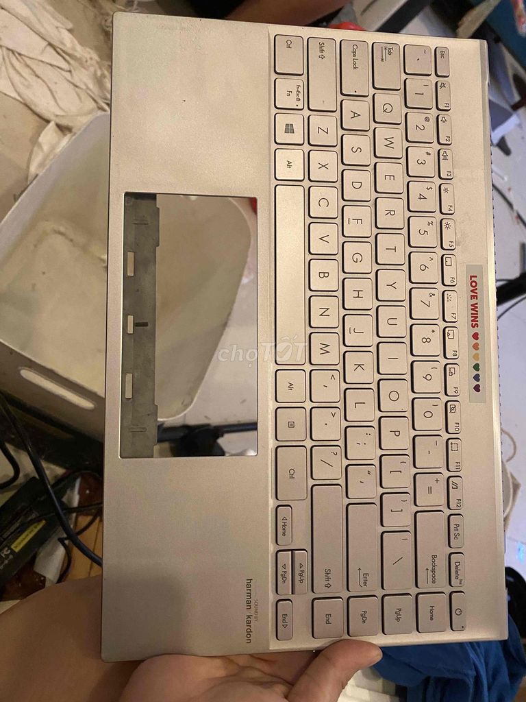 Bàn phím laptop Asus Zenbook. Mua bán Phụ kiện (Màn hình, Chuột...) tại Quận Bình Thạnh Tp Hồ Chí Minh được đăng bởi Mèo hình 1