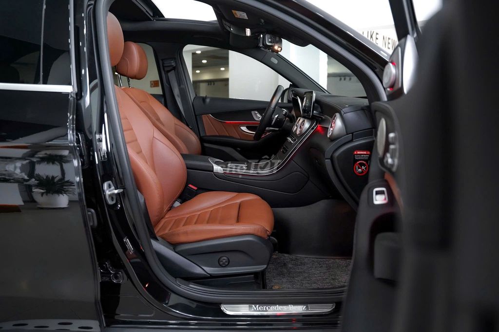 Mercedes GLC300 4Matic bản update V1 2022. Mua bán Ô tô tại Quận 7 Tp Hồ Chí Minh được đăng bởi Hoàn Lee Xe Lướt hình 19