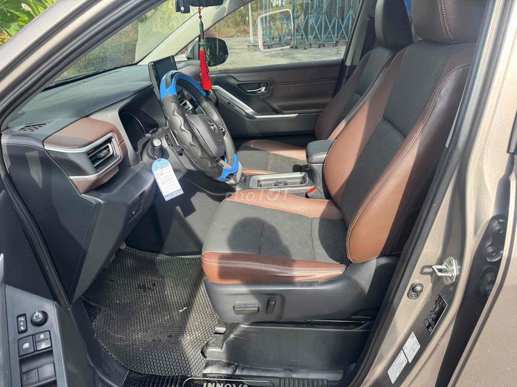 🚘 TOYOTA INNOVA CROSS 2024 SIÊU LƯỚT. Mua bán Ô tô tại Thành phố Thủ Đức Tp Hồ Chí Minh được đăng bởi Tấn Lợi  hình 8
