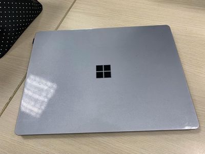 Laptop Microsoft Surface Laptop Go (90% Bao test)