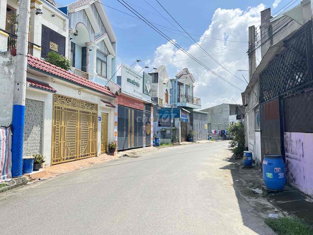 Nhà mặt tiền đường Tân Phước, phường Tân Bình, Tp Dĩ An