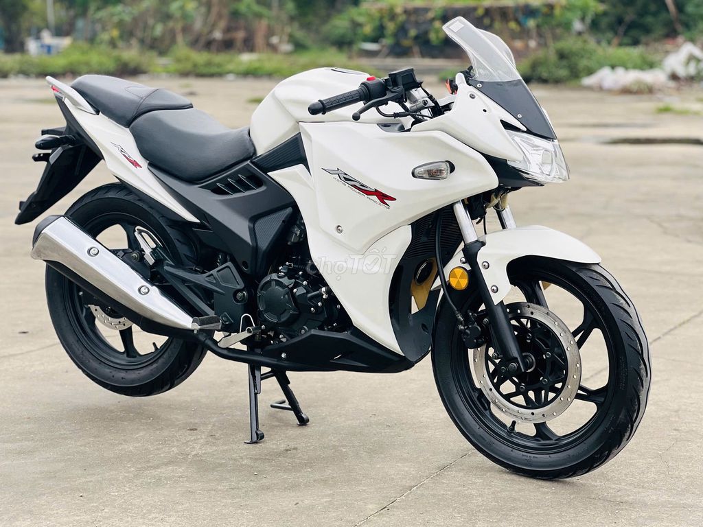 BOSSITY KPR 150FI XESẴN HỒ SƠ CẦM TAY VỀ BẤM BIỂN. Mua bán Xe máy tại Quận Cầu Giấy Hà Nội được đăng bởi A Nam hình 1