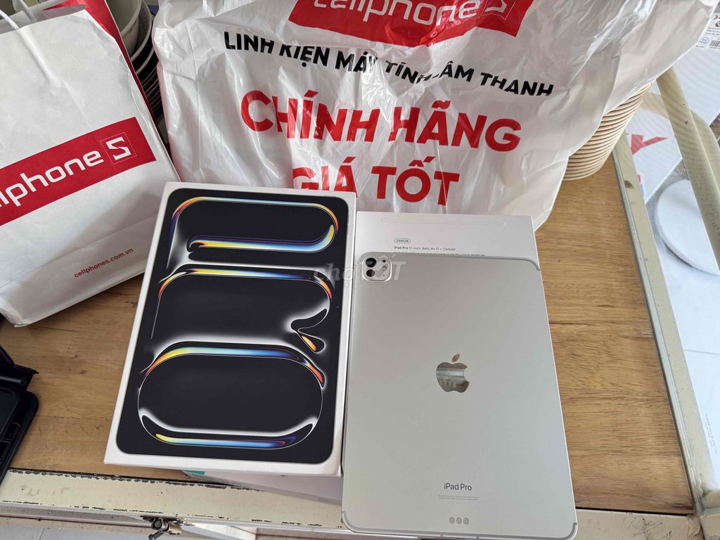 IPAD PRO M4 Wifi + 5G 256gb MÀU BẠC. Mua bán Máy tính bảng tại Quận 7 Tp Hồ Chí Minh được đăng bởi Hạnh hình 1