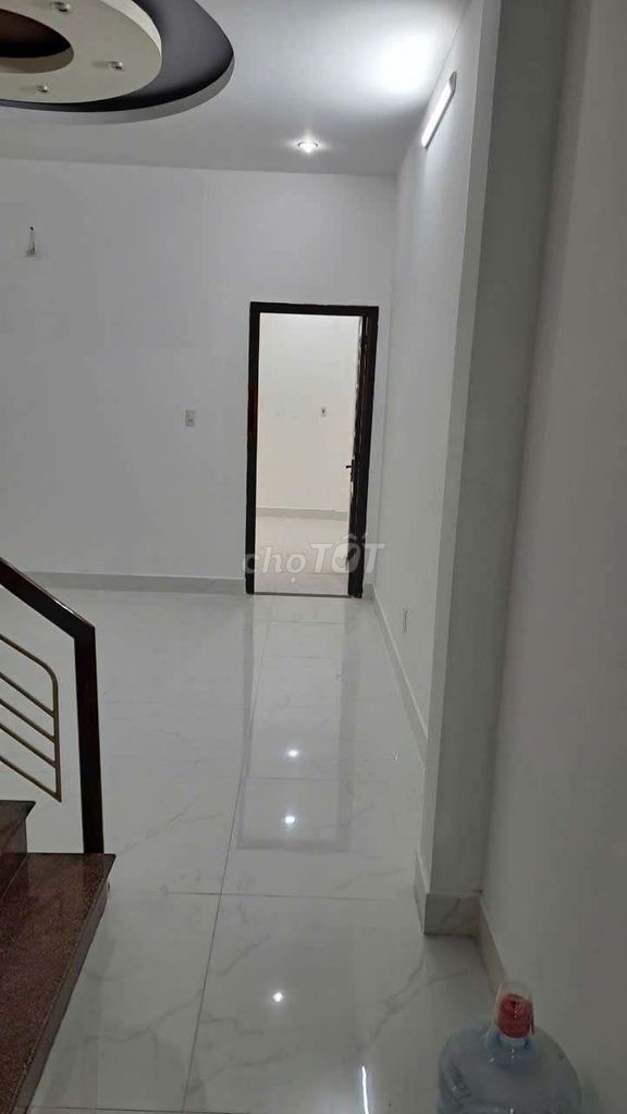 Spacious 3-storey house near Hòa Cường wholesale market — photo 8