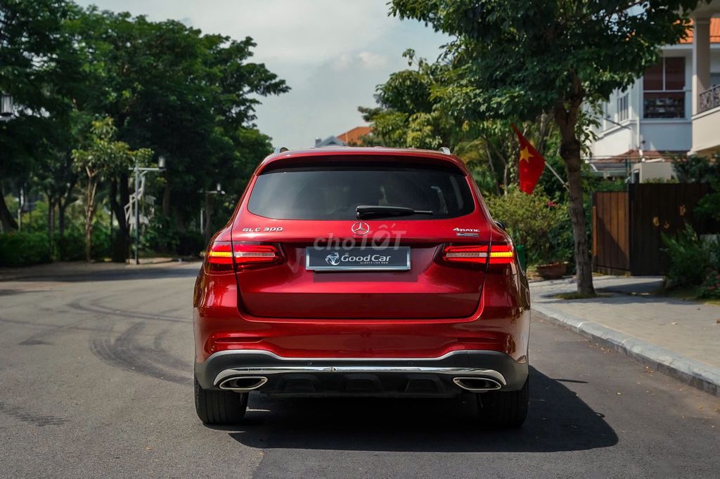 Mercedes GLC300 4Matic 2019, Bank 90%. Mua bán Ô tô tại Quận 7 Tp Hồ Chí Minh được đăng bởi Hoàn Lee Xe Lướt hình 9