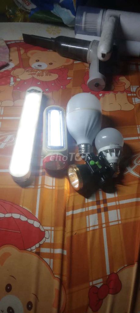 Đèn pin cảm ứng màu trắng. Mua bán Đèn tại Huyện Hóc Môn Tp Hồ Chí Minh được đăng bởi vũ thị thu hình 1