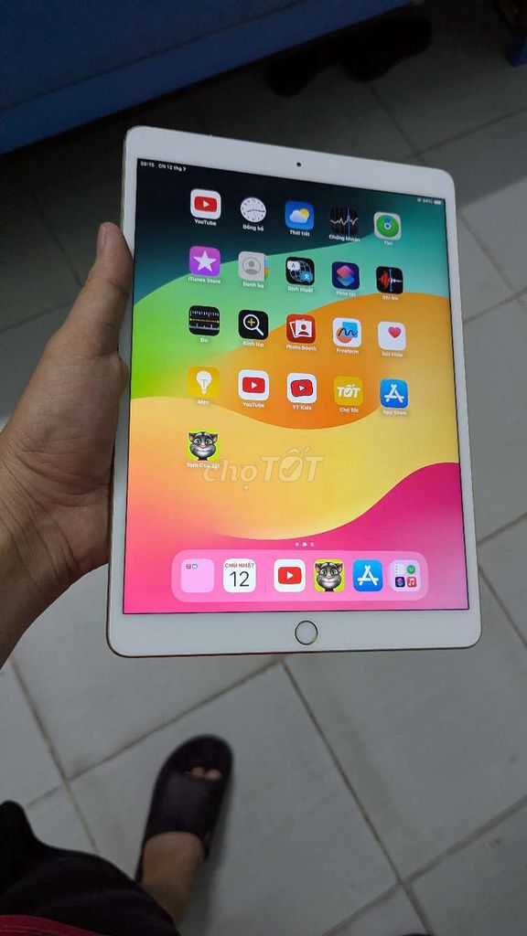 Apple iPad Pro 10.5 Wifi + 4G 64GB Vàng. Mua bán Máy tính bảng tại Quận Cái Răng Cần Thơ được đăng bởi Hoàng Trần hình 1