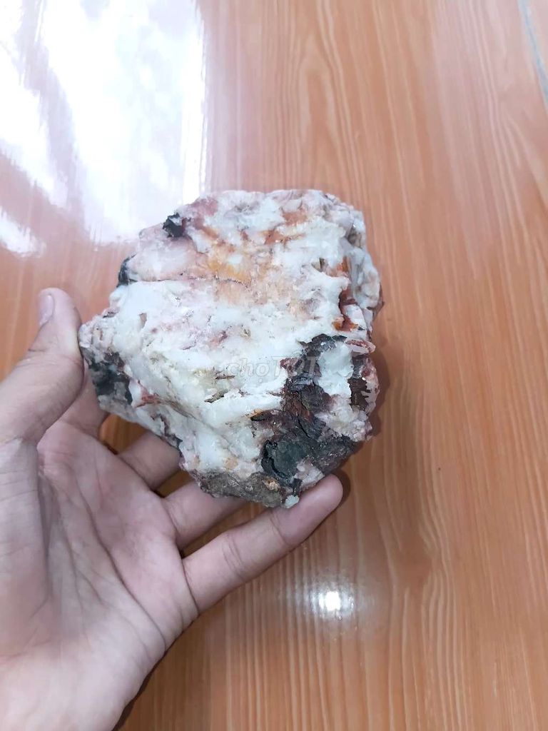 Đá thạch anh sữa, oxit sắt 600g. Mua bán Đồ sưu tầm, đồ cổ tại Thành phố Huế Thừa Thiên Huế được đăng bởi Sơn Võ hình 1