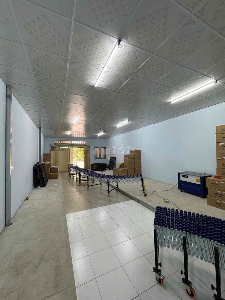 Аренда · 1 комн. · 141 м² · Huyện Nhà Bè, ул. Đường Huỳnh Tấn Phát