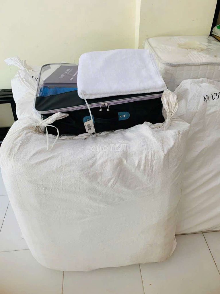 Khăn tắm Sợi bông Cotton 70*130. Mua bán Nội thất, đồ gia dụng khác tại Thành phố Nha Trang Khánh Hòa được đăng bởi hai dang Nguyen hình 1