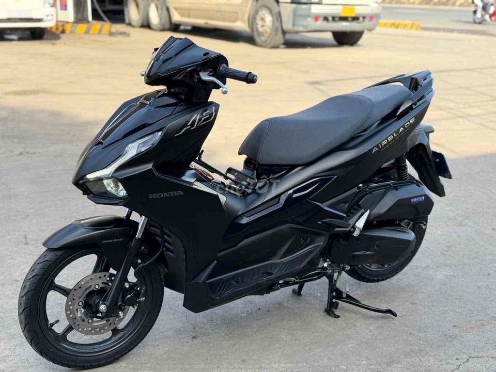 Honda Air Blade 125 4V 2025 Đen 800km. Mua bán Xe máy tại Huyện Trảng Bom Đồng Nai được đăng bởi Xe Máy Ngọc Hưng hình 3