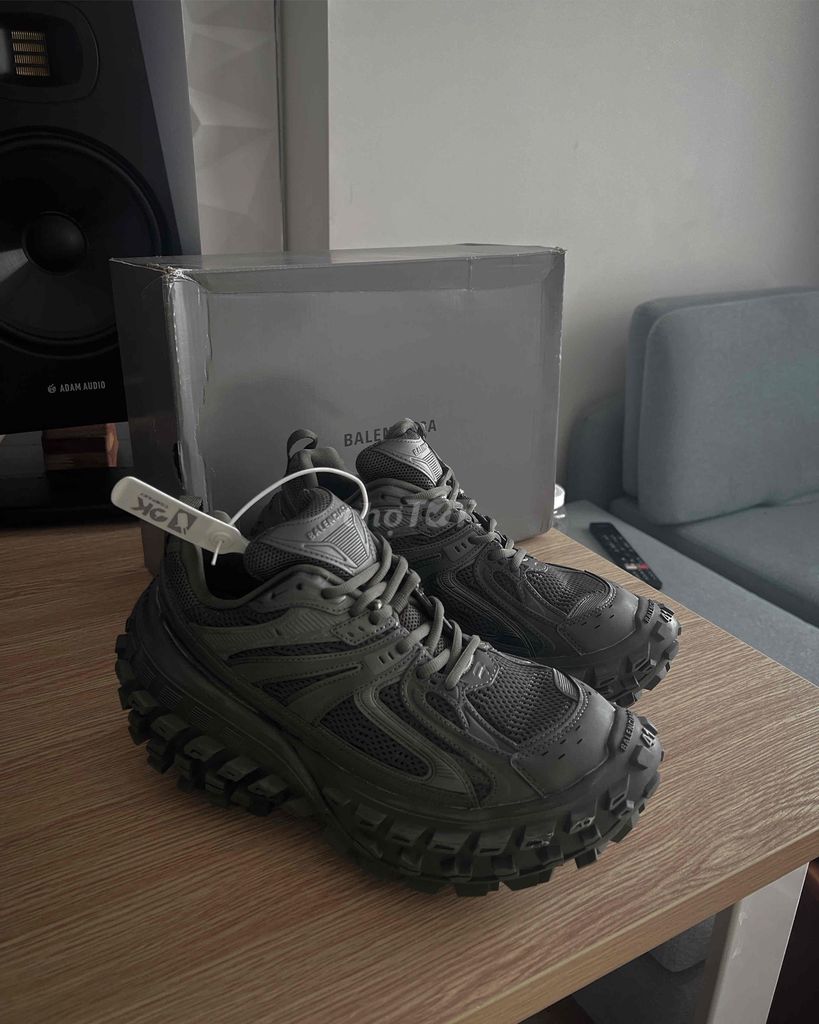 Giày thể thao Balenciaga Nam Xám 41. Mua bán Giày dép tại Quận Liên Chiểu Đà Nẵng được đăng bởi Võ Đinh Văn Duy hình 1