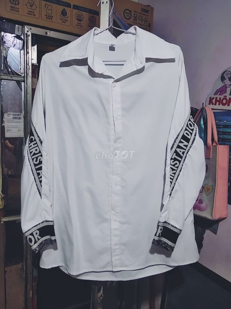 Áo sơ mi lụa nhà ZARA(USA) thêu logo Christan Dior. Mua bán Quần áo tại Quận Ninh Kiều Cần Thơ được đăng bởi Shop Tứ Quí hình 1