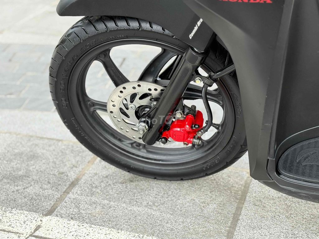 Honda Vision Sport Smartkey thể thao Nhám 29F1. Mua bán Xe máy tại Quận Ba Đình Hà Nội được đăng bởi Xe Máy Nam Thi hình 5