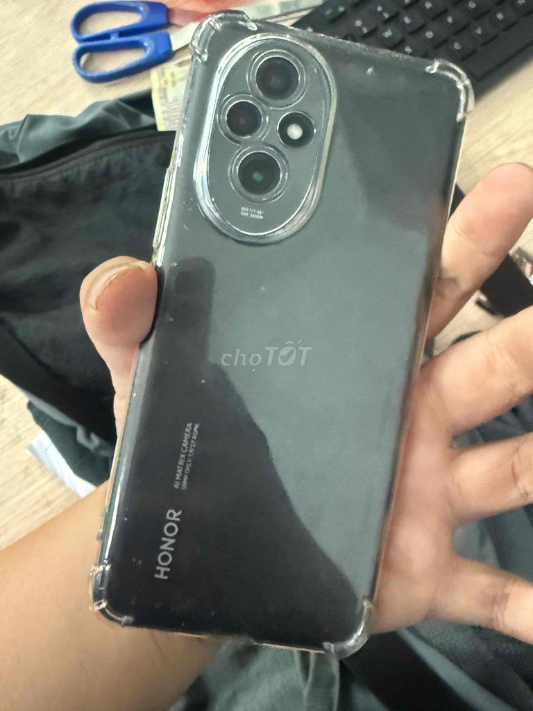 Honor 200 12GB/256GB Đen Snapdragon 7 Gen 3. Mua bán Điện thoại tại Quận Tân Bình Tp Hồ Chí Minh được đăng bởi Hứa Tấn Đạt hình 1