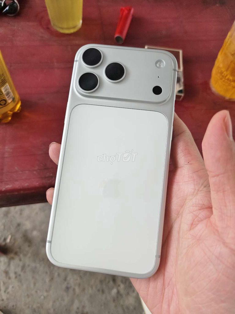 iPhone 17 Pro Max 256GB Bạc 99%. Mua bán Điện thoại tại Quận Hà Đông Hà Nội được đăng bởi Đạt Anh hình 1