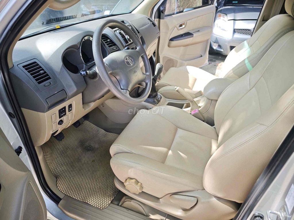 Toyota Fortuner 2011 2.5G - 16000 km. Mua bán Ô tô tại Quận Hai Bà Trưng Hà Nội được đăng bởi Bùi hiển hình 6