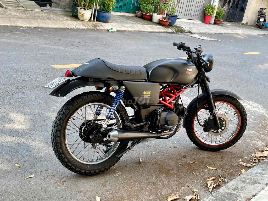 win cafe racer tracker
