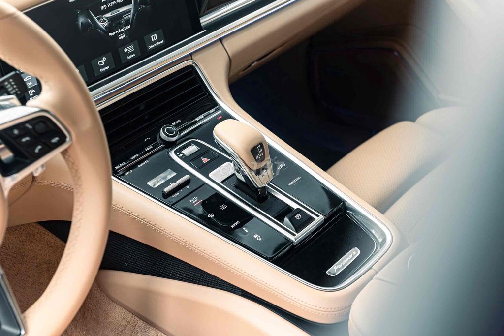 Porsche Panamera Model 2018 . Đỏ - Kem . Full BD. Mua bán Ô tô tại Quận 7 Tp Hồ Chí Minh được đăng bởi Thái LA Auto hình 6