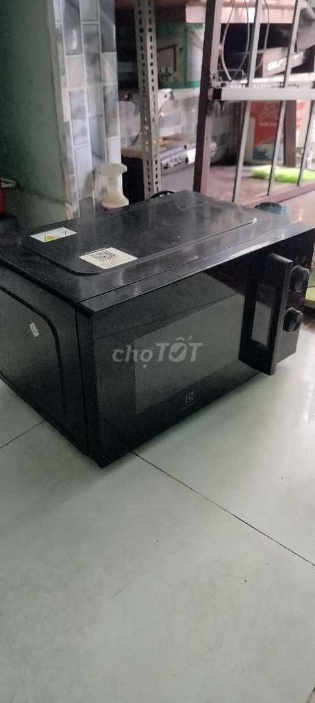 Lò vi sóng 20L Đen 5 chức năng. Mua bán Bếp, lò, đồ điện nhà bếp tại Thành phố Vũng Tàu Bà Rịa - Vũng Tàu được đăng bởi Nastya VungTau  hình 1
