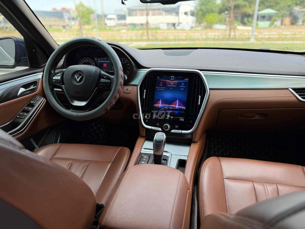 VinFast Lux SA2.0 2019 Premium 2.0 AT - 10 km. Mua bán Ô tô tại Quận Liên Chiểu Đà Nẵng được đăng bởi phương bùi  hình 5