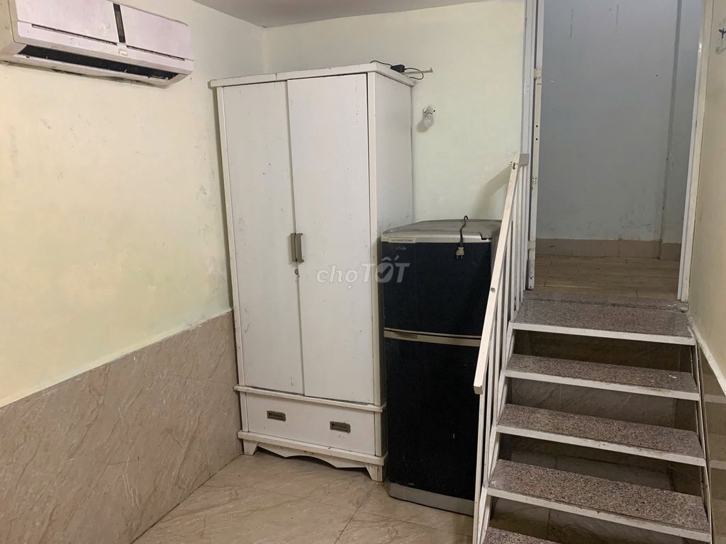 Room on Nguyễn Tất Thành, 50 m from the beach — photo 2