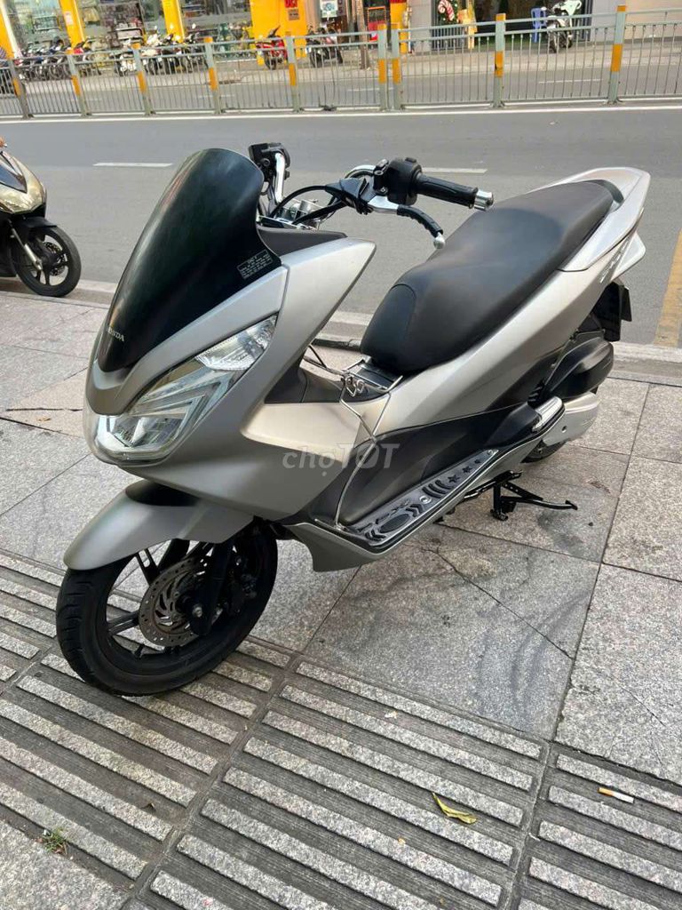 Honda PCX 125 2016 mới 90% biển số thành phố. Mua bán Xe máy tại Quận Tân Phú Tp Hồ Chí Minh được đăng bởi Tuanduy hình 6