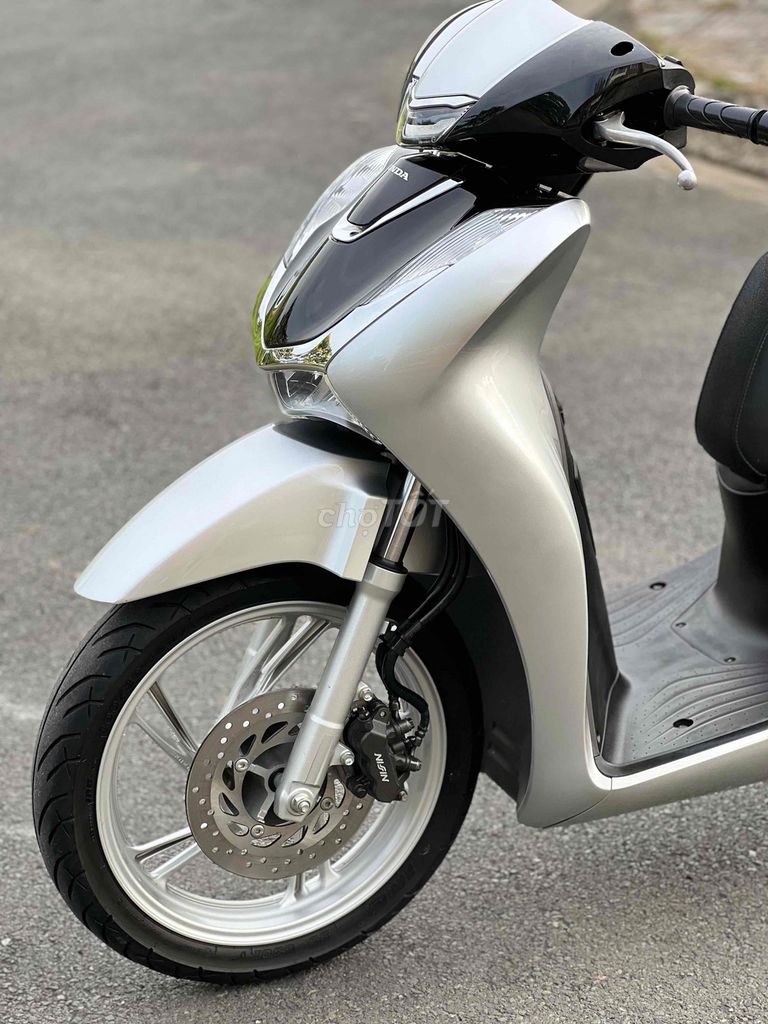 Shvn 125 Cbs Bạc Đen Porsche Cuối 2022 Leng Keng🎉🎉. Mua bán Xe máy tại Thành phố Biên Hòa Đồng Nai được đăng bởi Xe Máy Phát Đồng hình 8