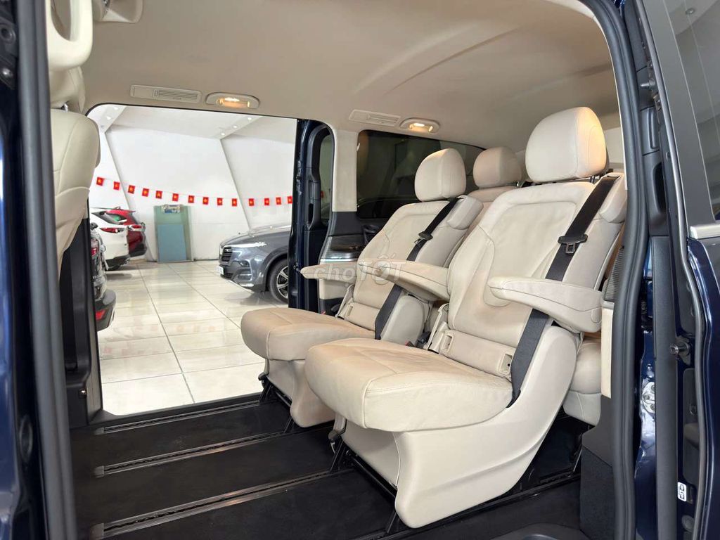 Mercedes Benz V250 Luxury 2020, 1 chủ, tên cty xhđ. Mua bán Ô tô tại Thành phố Thủ Đức Tp Hồ Chí Minh được đăng bởi Đức Hưng Siêu thị ô tô Thủ Đức hình 19