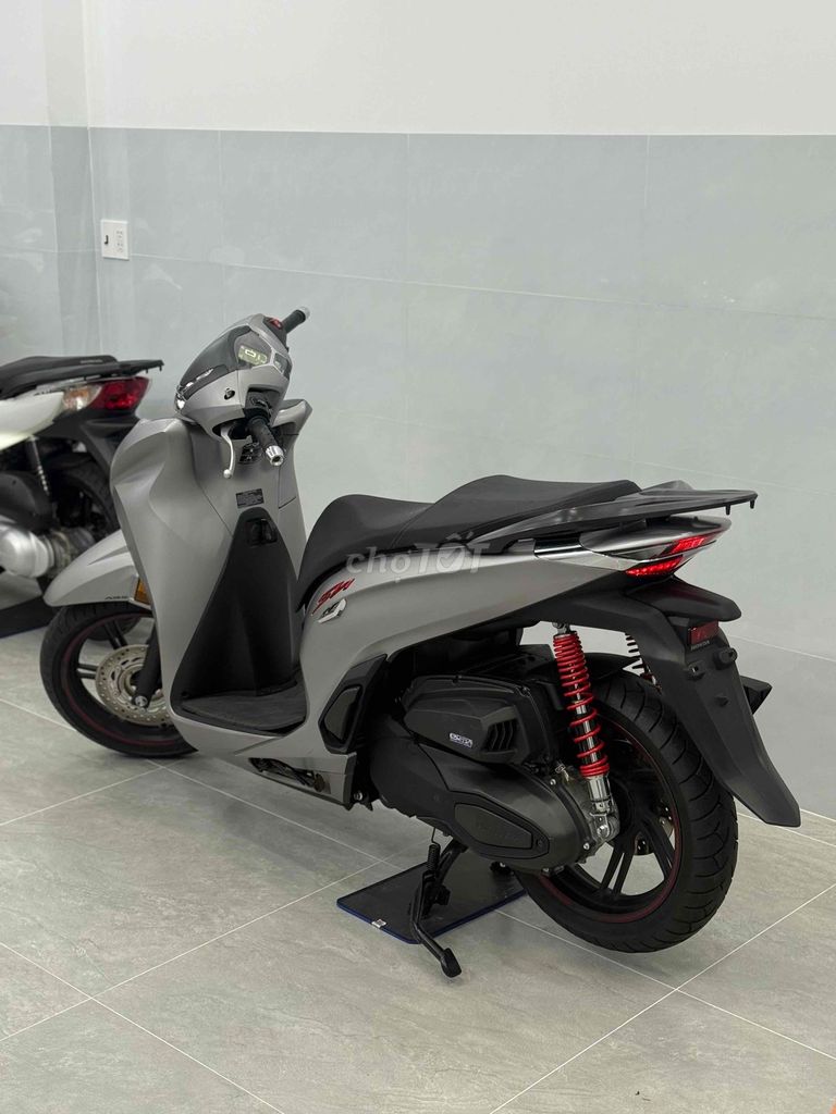 Sh350i 2023 xám bạc lướt 3000km. Mua bán Xe máy tại Quận Tân Bình Tp Hồ Chí Minh được đăng bởi Thang Nguyen hình 17