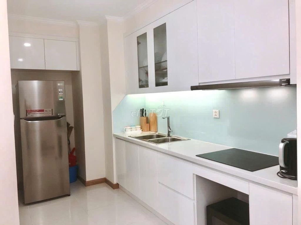 1-комнатная Vinhomes Central Park, вся мебель, вид на реку и Bitexco
