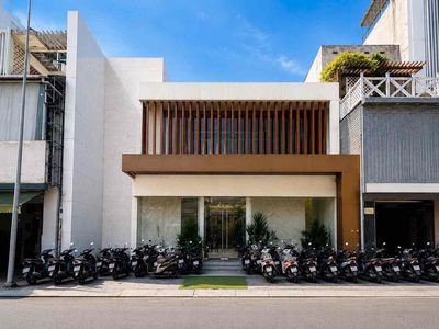 CHO THUÊ NGUYÊN CĂN MẶT TIỀN 1200m2 DIỆN TÍCH SỬ DỤNG - QUẬN 10
