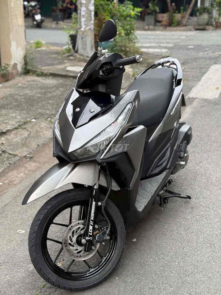Honda Vario 150 серый скутер