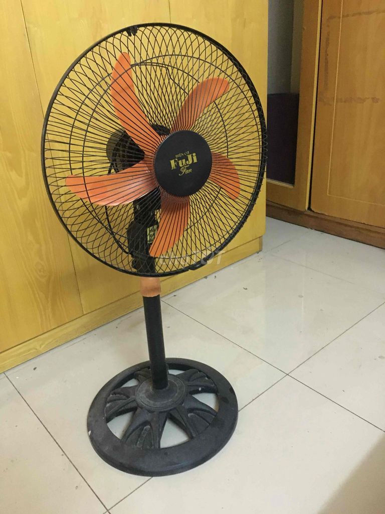 Thanh lý quạt còn tốt, gió mát. Mua bán Quạt tại Quận Ba Đình Hà Nội được đăng bởi quân hình 1