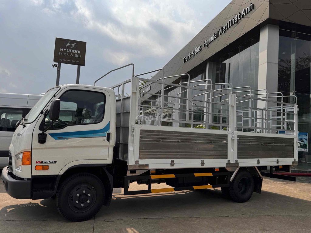 XE HYUNDAI 3,5 TẤN THÙNG DÀI 4,5M & 5M MỚI 100%. Mua bán Xe tải, xe ben tại Huyện Trảng Bom Đồng Nai được đăng bởi Hyundai Việt Nhật Anh Chuyên Bán Xe Tải Trả Góp hình 3