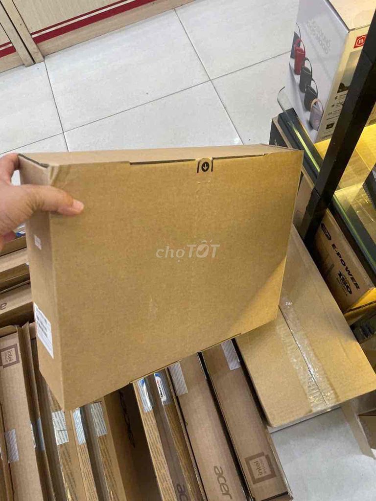 Apple Macbook Pro M5 14 inch Đen FPT. Mua bán Laptop tại Quận Cẩm Lệ Đà Nẵng được đăng bởi Nam Tran hình 1