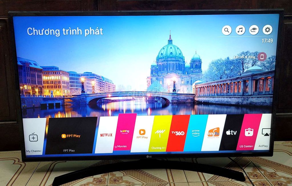 Tivi LG 43 inh. Có kết nối mạng wifi. Hình ảnh đẹp